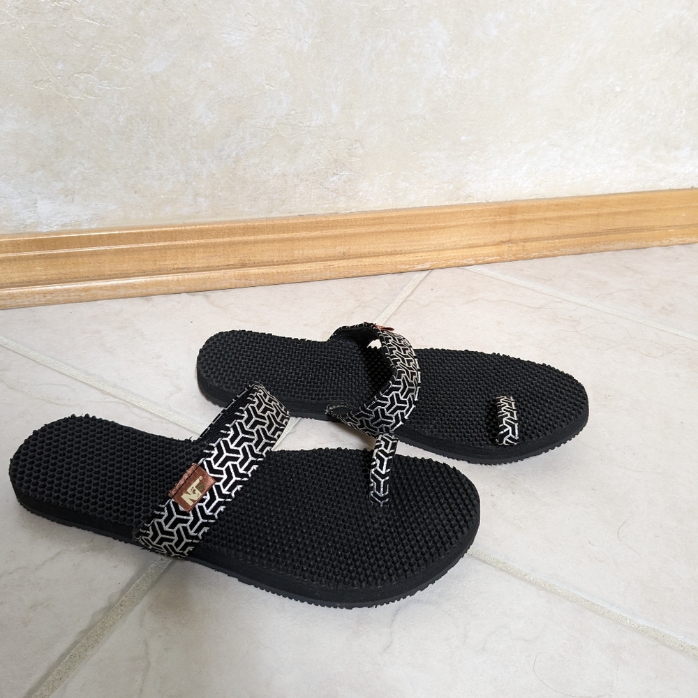 Slide Sandals NWOT - Picture 2 of 4